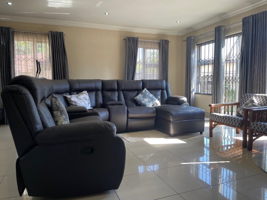 4 Bedroom Property for Sale in Bloubosrand Gauteng