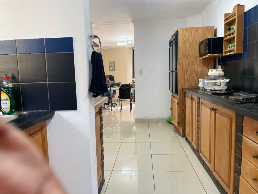 4 Bedroom Property for Sale in Bloubosrand Gauteng