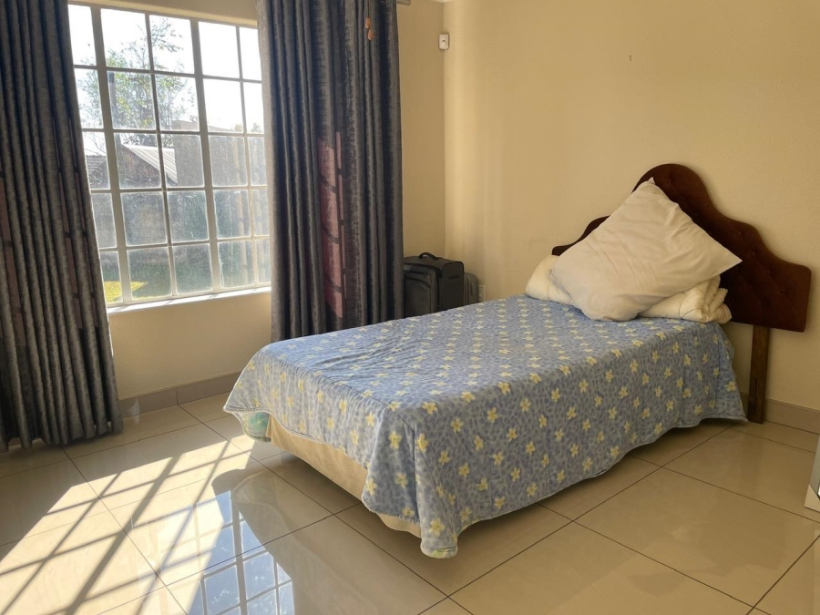 4 Bedroom Property for Sale in Bloubosrand Gauteng