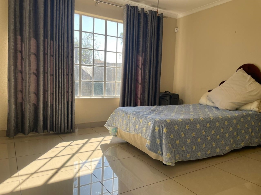 4 Bedroom Property for Sale in Bloubosrand Gauteng