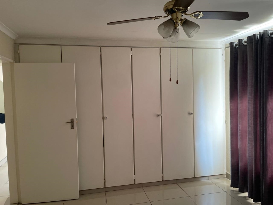 4 Bedroom Property for Sale in Bloubosrand Gauteng