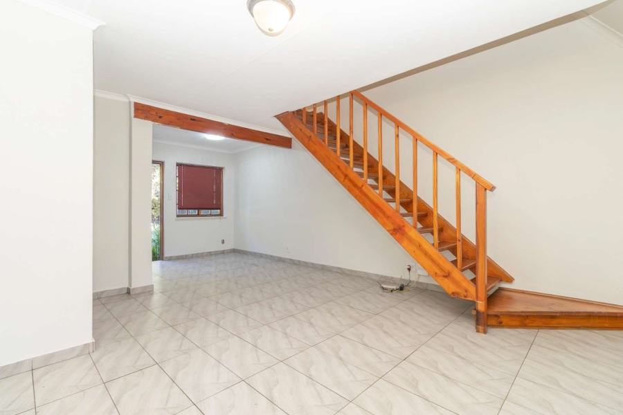 To Let 2 Bedroom Property for Rent in Weltevreden Park Gauteng