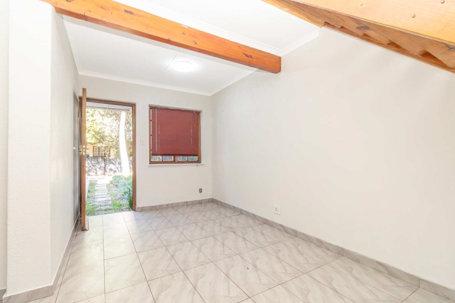 To Let 2 Bedroom Property for Rent in Weltevreden Park Gauteng