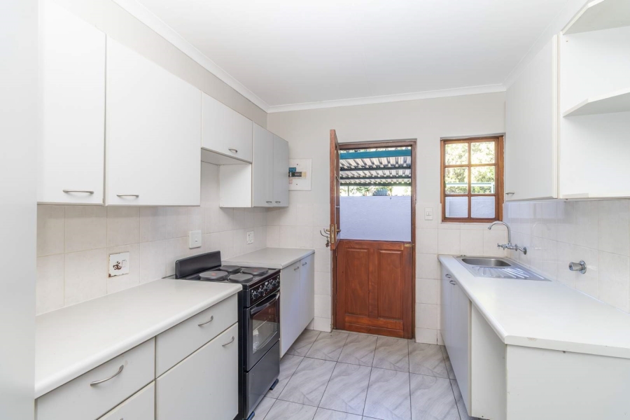 To Let 2 Bedroom Property for Rent in Weltevreden Park Gauteng