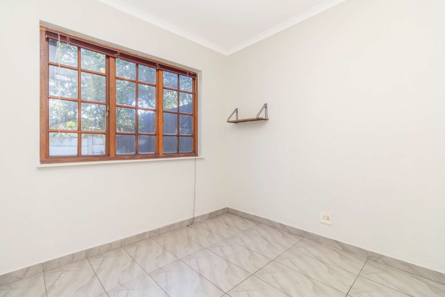 To Let 2 Bedroom Property for Rent in Weltevreden Park Gauteng