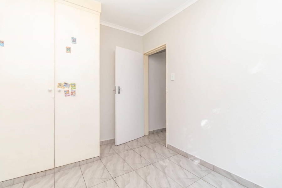 To Let 2 Bedroom Property for Rent in Weltevreden Park Gauteng