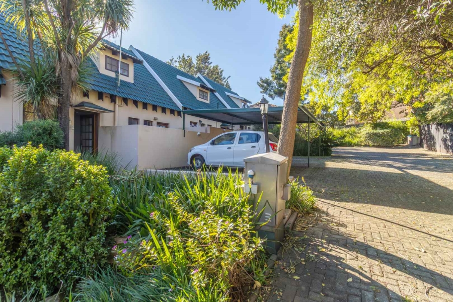 To Let 2 Bedroom Property for Rent in Weltevreden Park Gauteng