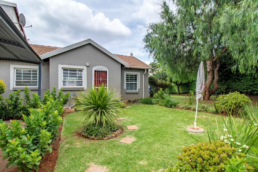 To Let 3 Bedroom Property for Rent in Weltevreden Park Gauteng