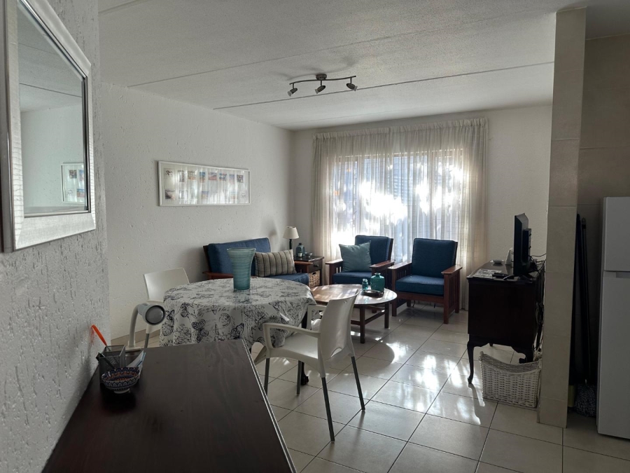 To Let 3 Bedroom Property for Rent in Sandhurst Gauteng