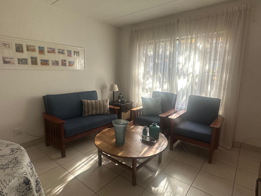 To Let 3 Bedroom Property for Rent in Sandhurst Gauteng