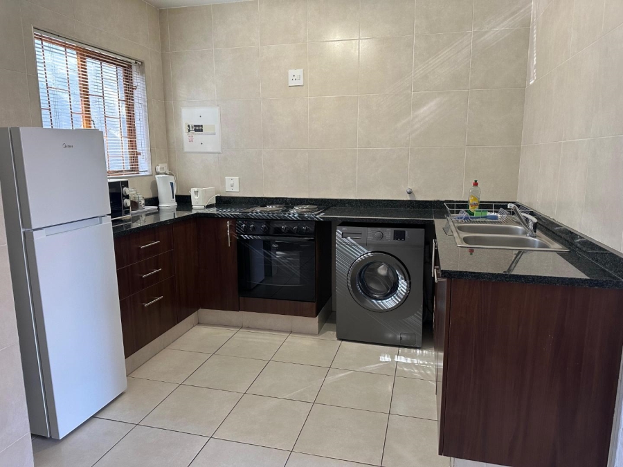 To Let 3 Bedroom Property for Rent in Sandhurst Gauteng