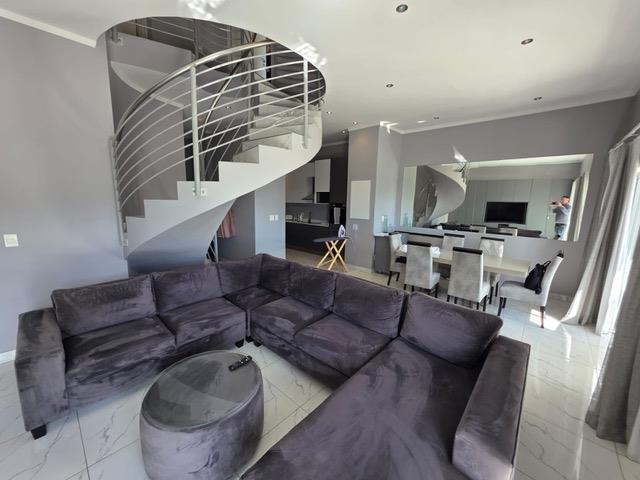 To Let 3 Bedroom Property for Rent in Sandhurst Gauteng