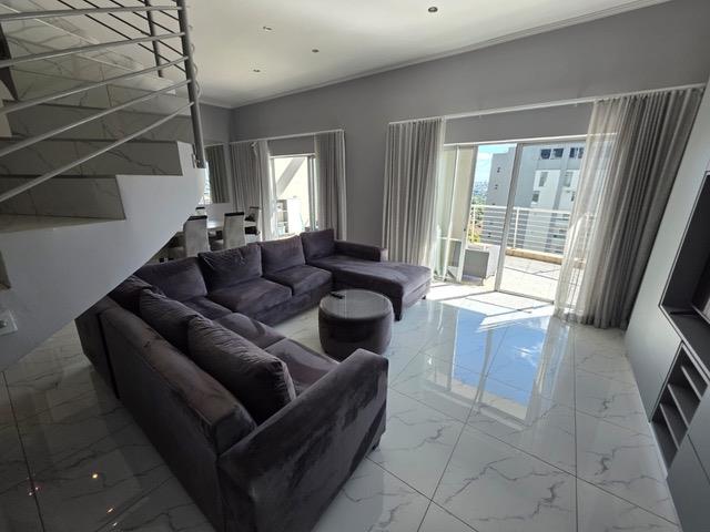 To Let 3 Bedroom Property for Rent in Sandhurst Gauteng