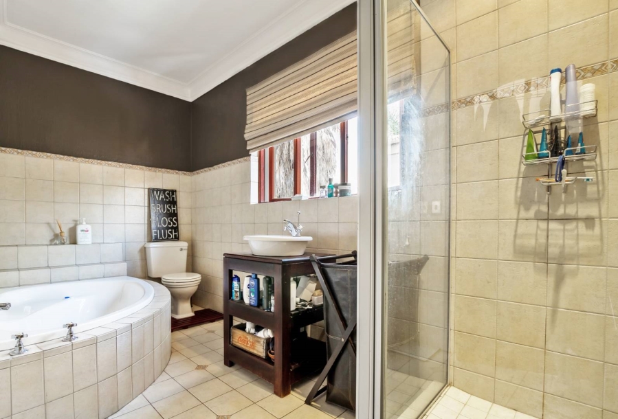 To Let 4 Bedroom Property for Rent in Dainfern Golf Estate Gauteng
