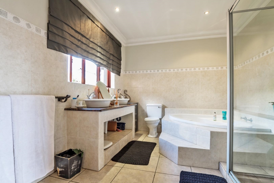 To Let 4 Bedroom Property for Rent in Dainfern Golf Estate Gauteng