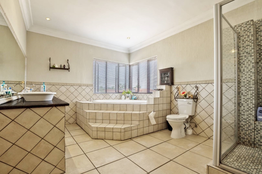 To Let 4 Bedroom Property for Rent in Dainfern Golf Estate Gauteng