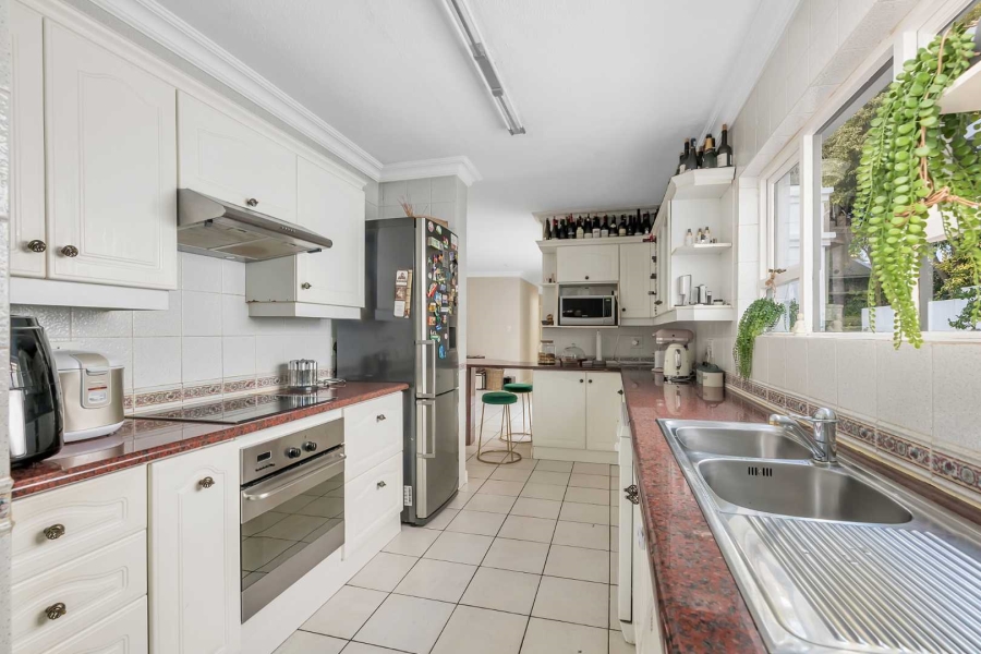 To Let 3 Bedroom Property for Rent in Dainfern Golf Estate Gauteng
