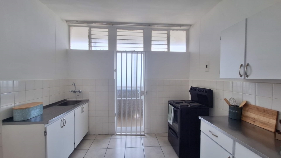 To Let 2 Bedroom Property for Rent in Constantia Kloof Gauteng