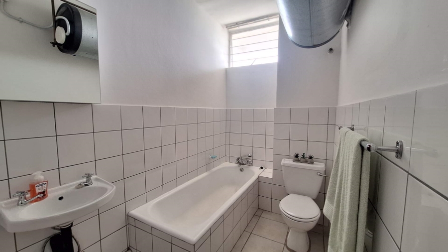 To Let 2 Bedroom Property for Rent in Constantia Kloof Gauteng