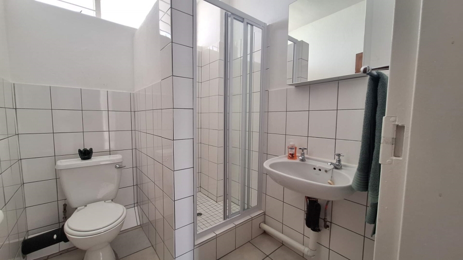 To Let 2 Bedroom Property for Rent in Constantia Kloof Gauteng