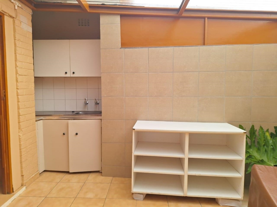 To Let 1 Bedroom Property for Rent in Discovery Gauteng
