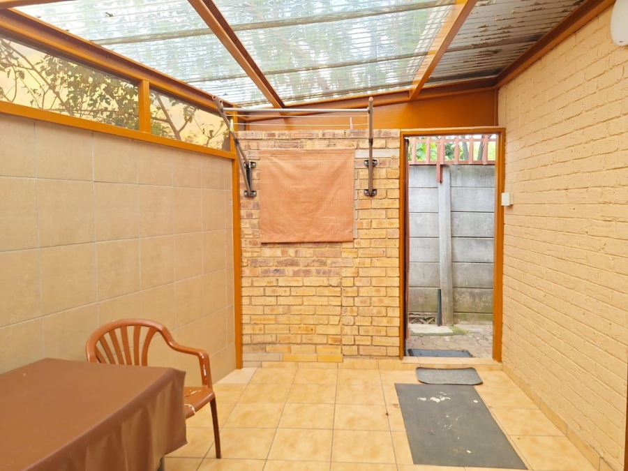 To Let 1 Bedroom Property for Rent in Discovery Gauteng