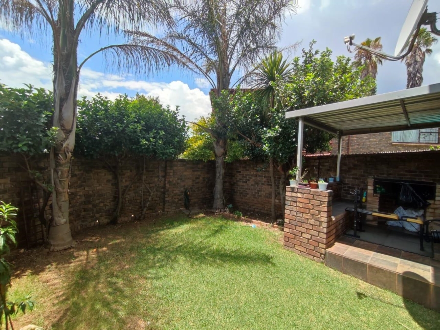 2 Bedroom Property for Sale in Northcliff Ext 20 Gauteng