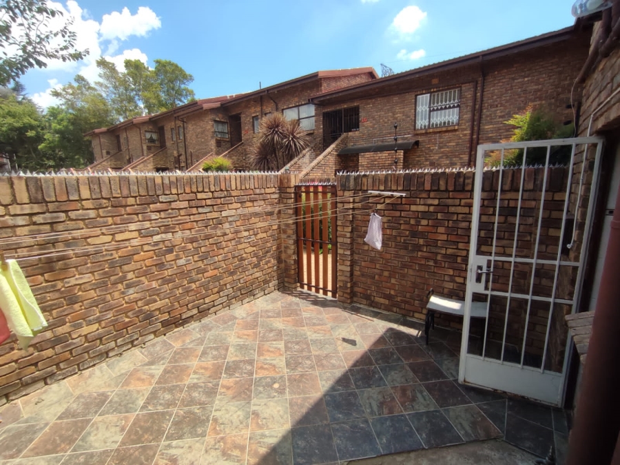 2 Bedroom Property for Sale in Northcliff Ext 20 Gauteng
