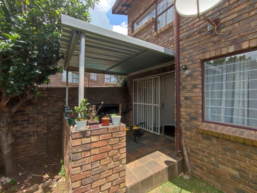 2 Bedroom Property for Sale in Northcliff Ext 20 Gauteng