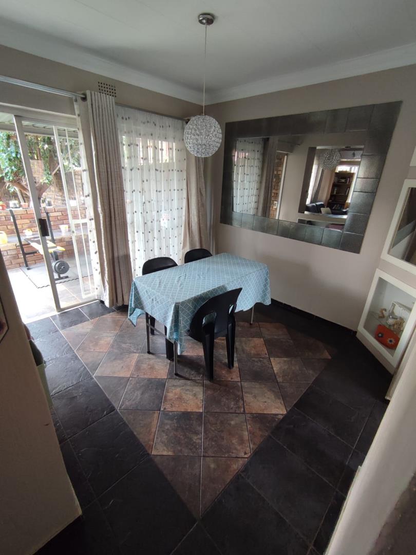 2 Bedroom Property for Sale in Northcliff Ext 20 Gauteng