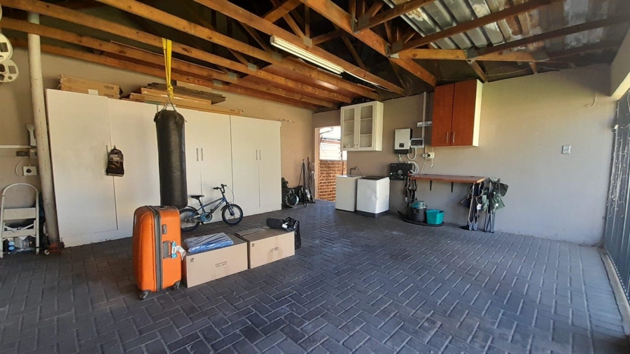 3 Bedroom Property for Sale in Birchleigh Gauteng