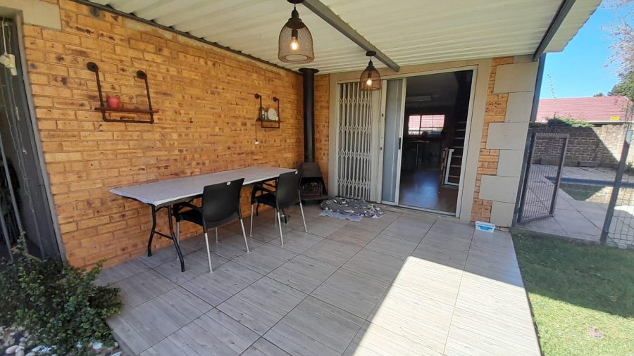 3 Bedroom Property for Sale in Birchleigh Gauteng