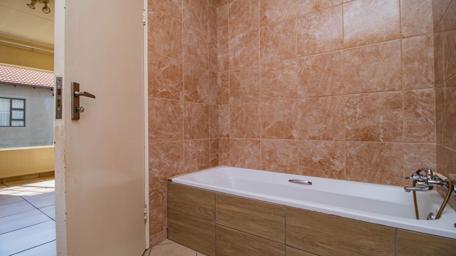 2 Bedroom Property for Sale in Brentwood Park Gauteng
