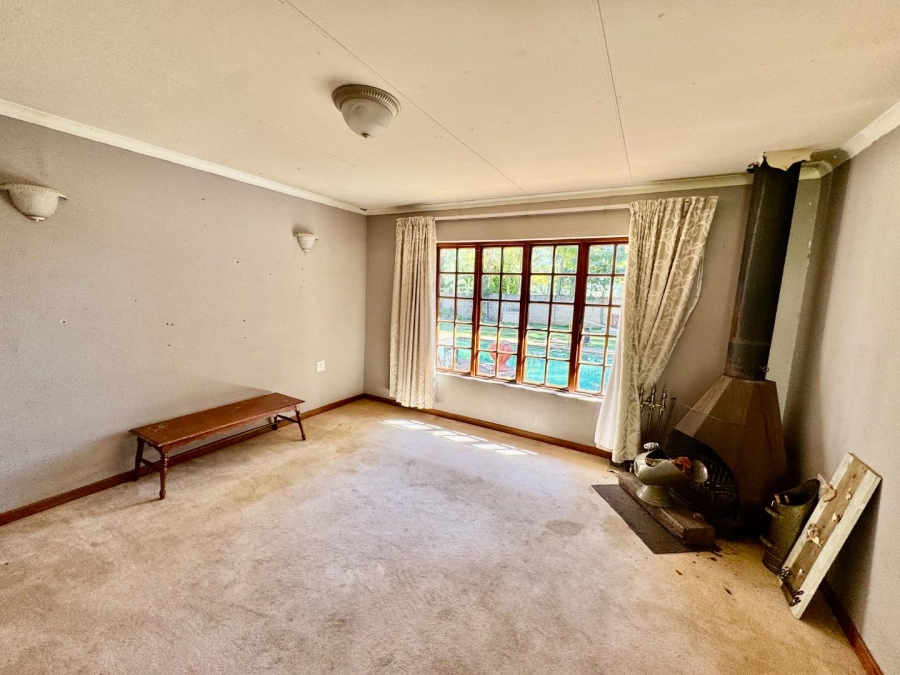 Commercial Property for Sale in Fairlead Gauteng