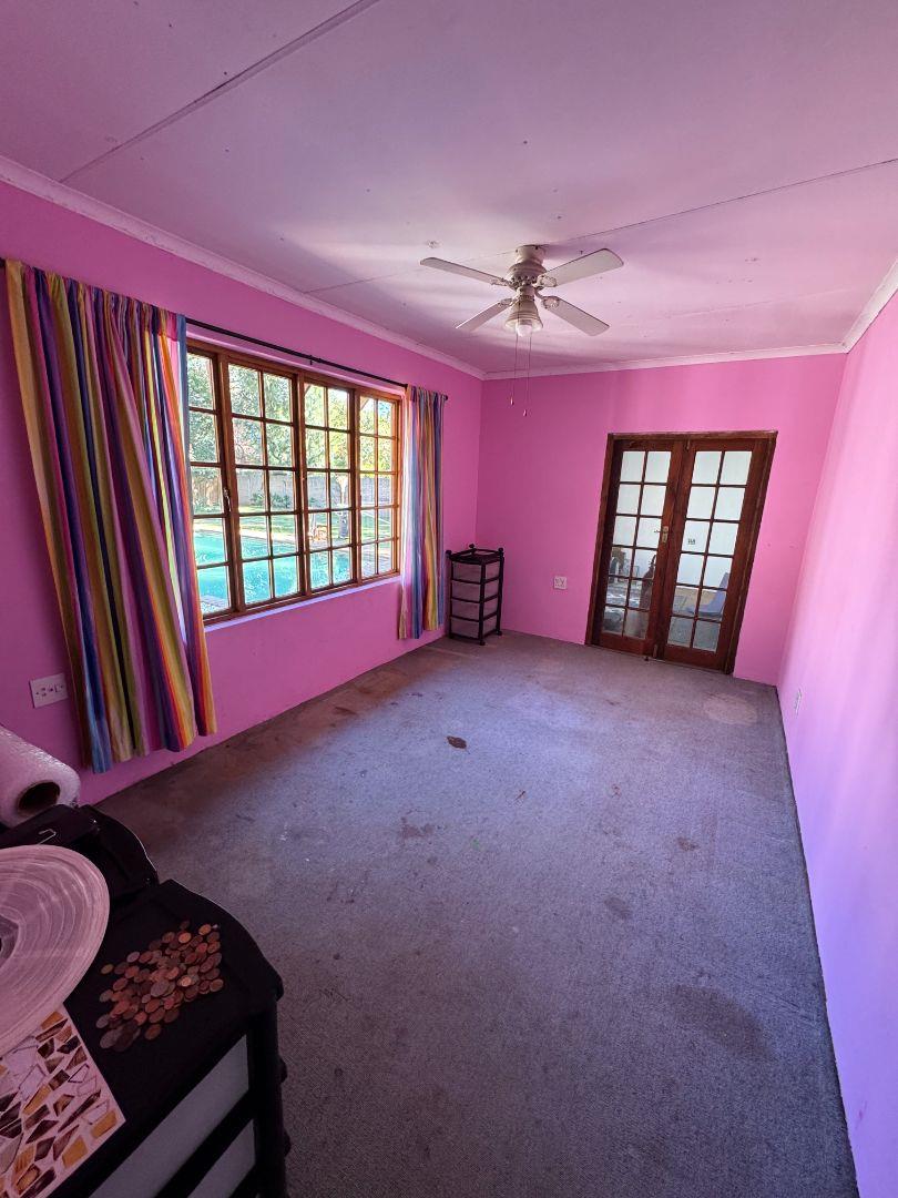Commercial Property for Sale in Fairlead Gauteng