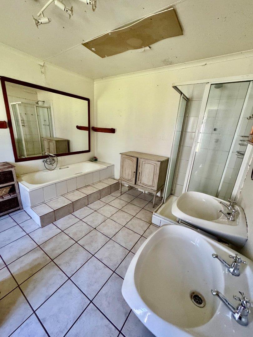Commercial Property for Sale in Fairlead Gauteng