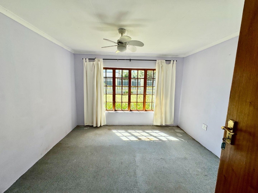 Commercial Property for Sale in Fairlead Gauteng