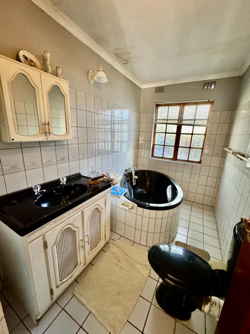 Commercial Property for Sale in Fairlead Gauteng