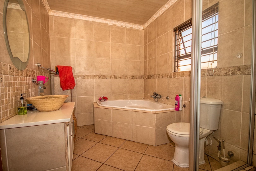 3 Bedroom Property for Sale in Southdowns Gauteng