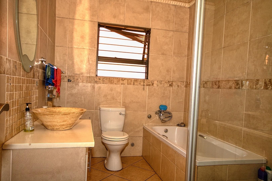 3 Bedroom Property for Sale in Southdowns Gauteng