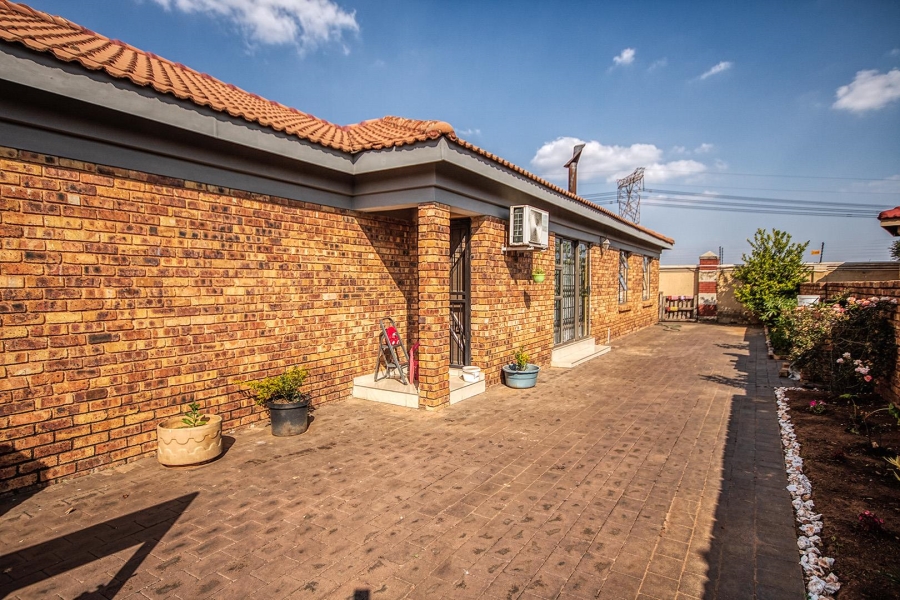 3 Bedroom Property for Sale in Southdowns Gauteng
