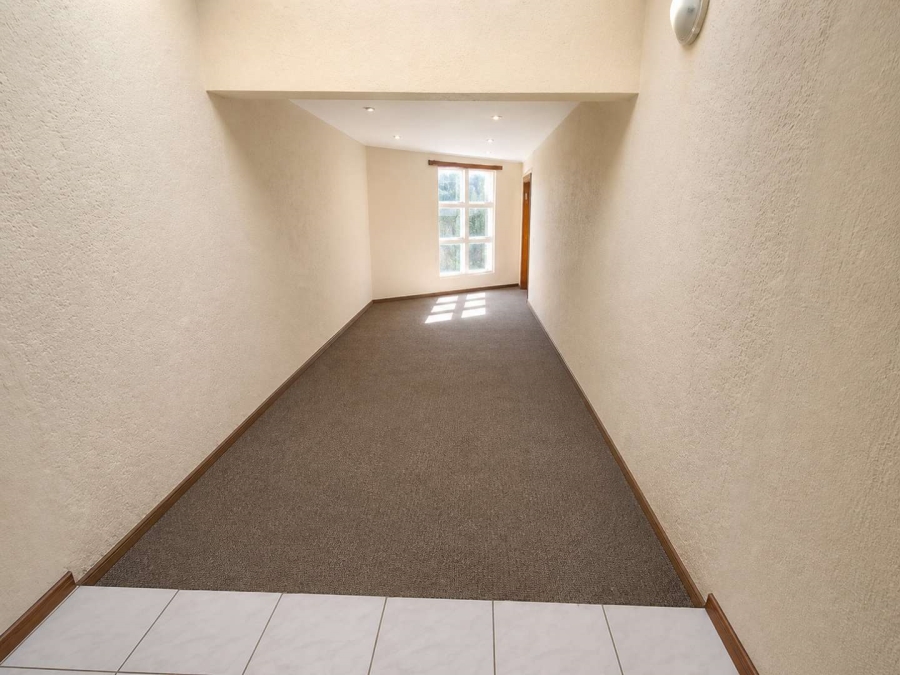 To Let 5 Bedroom Property for Rent in Van Riebeeck Park Gauteng