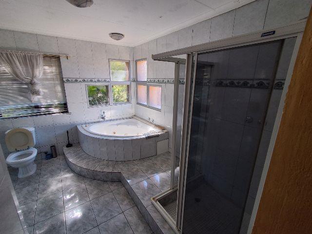 To Let 5 Bedroom Property for Rent in Van Riebeeck Park Gauteng