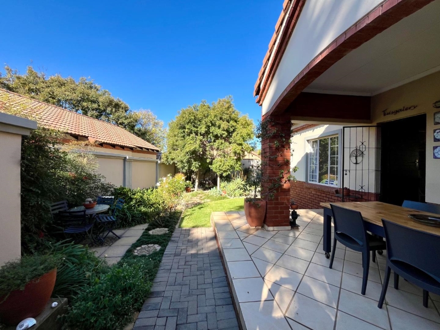 2 Bedroom Property for Sale in Faerie Glen Gauteng