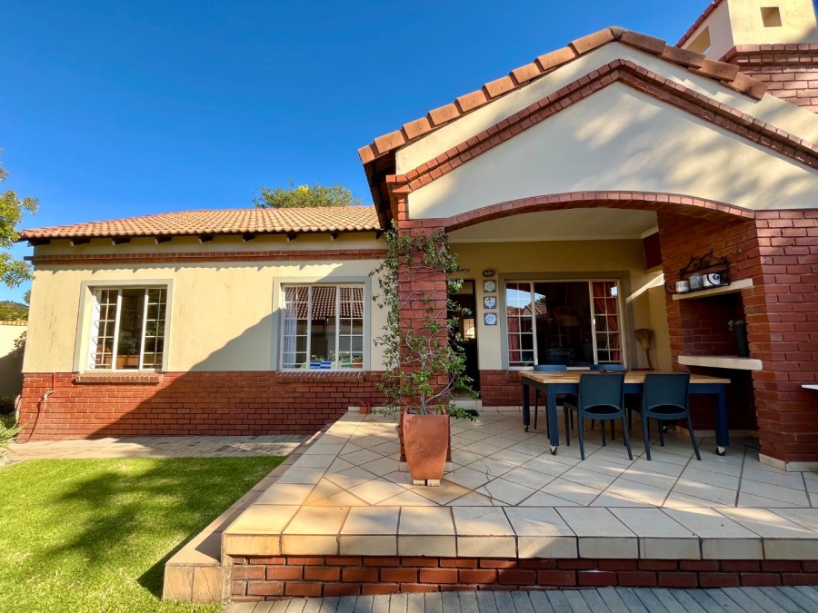 2 Bedroom Property for Sale in Faerie Glen Gauteng