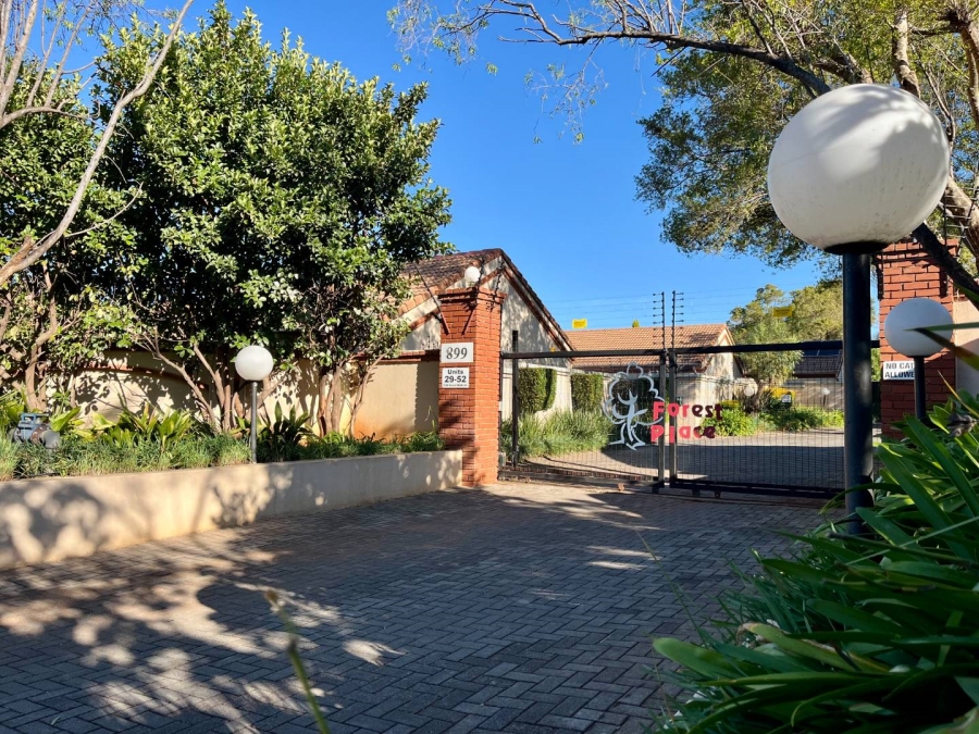 2 Bedroom Property for Sale in Faerie Glen Gauteng