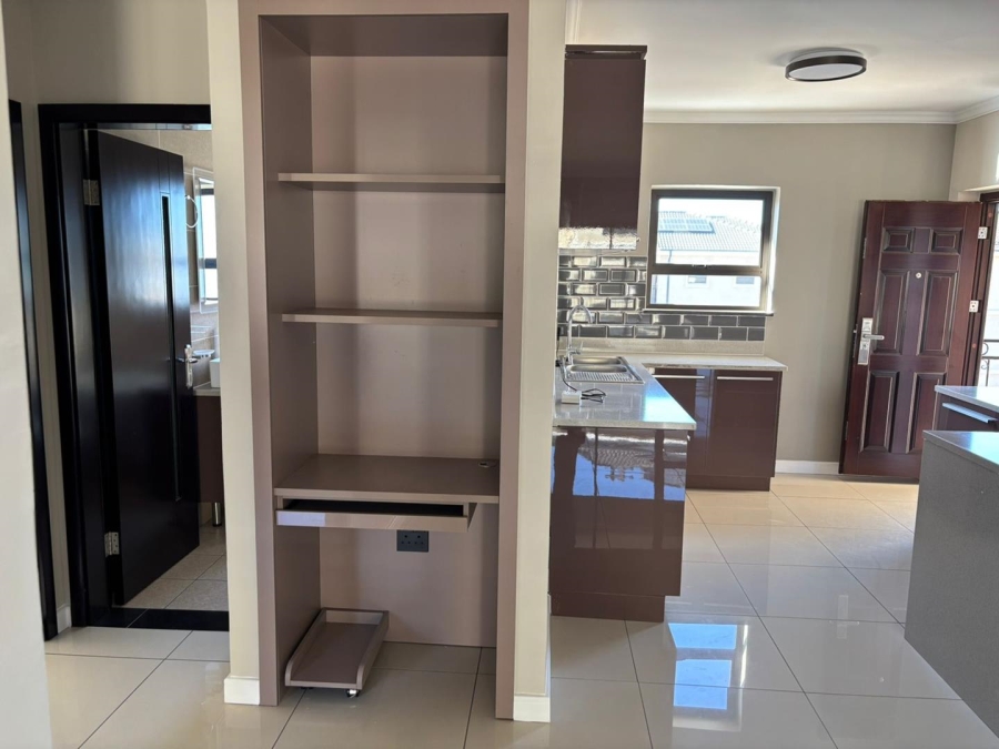 2 Bedroom Property for Sale in Kosmosdal Gauteng