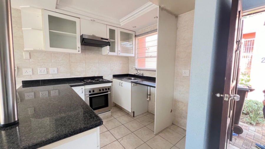 To Let 2 Bedroom Property for Rent in Alan Manor Gauteng