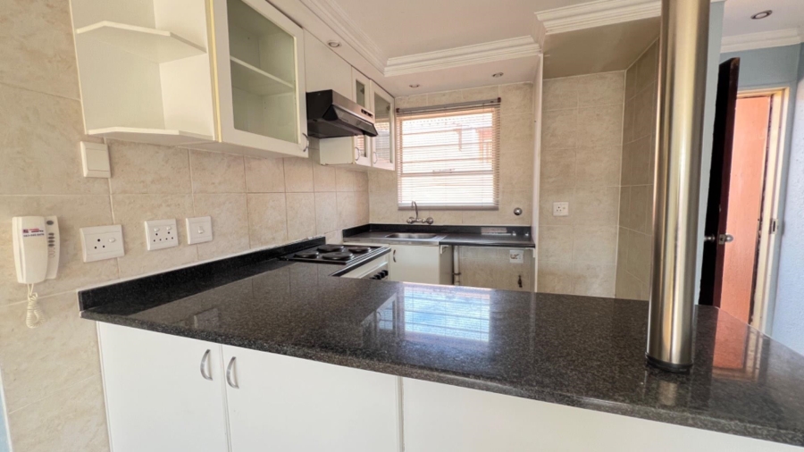 To Let 2 Bedroom Property for Rent in Alan Manor Gauteng
