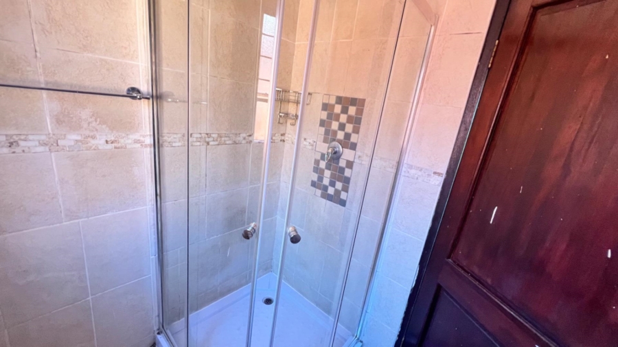 To Let 2 Bedroom Property for Rent in Alan Manor Gauteng